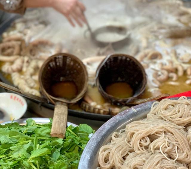 适合菜市场摆摊的独门生意（菜市场最畅销的生意）