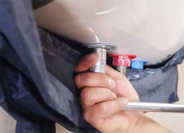 史密斯燃气热水器怎么清洗水垢视频（史密斯燃气热水器如何清洗水垢）