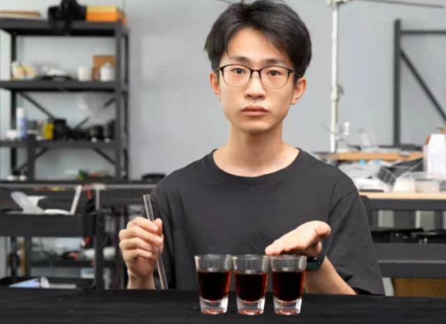 何同学是哪里人（何同学身份）