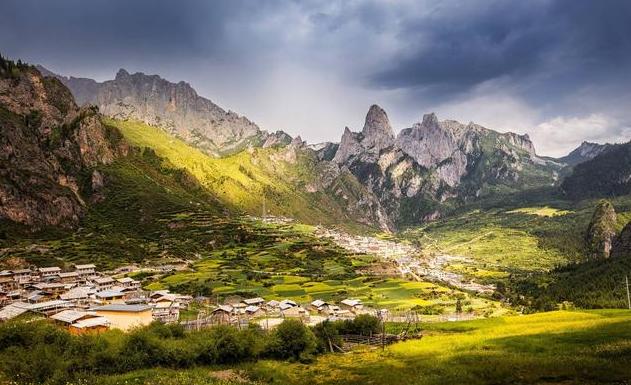 这是一个旅游的好地方，适合夫妻旅游的好地方
