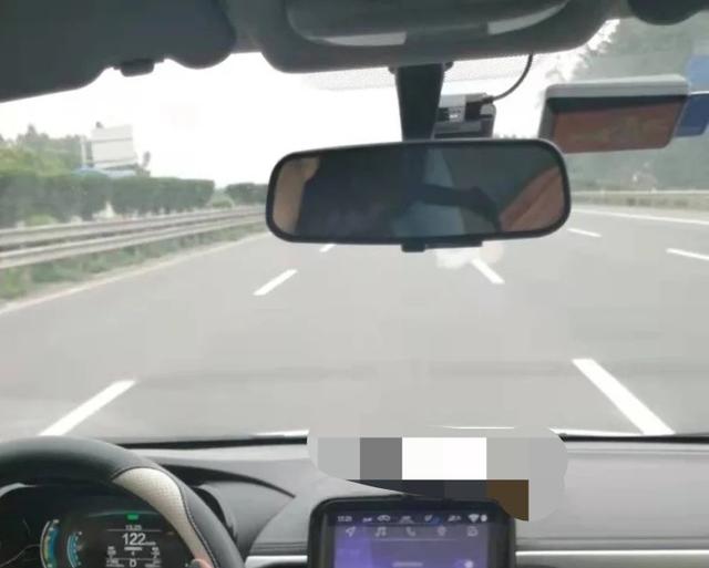 etc有一个充电口是干什么的（etc上面的充电口是什么意思）