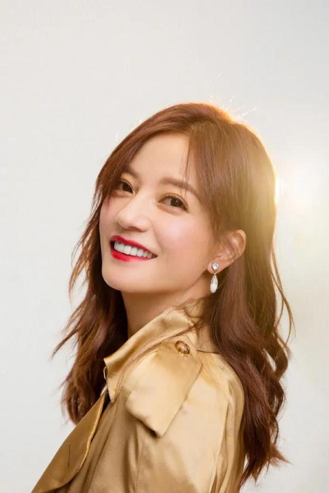 赵薇事件是怎么回事是不是真的（赵薇事件是怎么回事求告知）