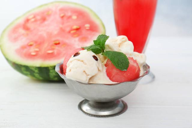 喝中药忌口哪些食物清单，大姨妈喝中药忌口哪些食物