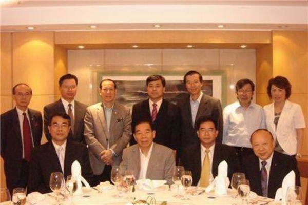 香港最牛的家族排行榜在哪里看，香港十大家族排行榜