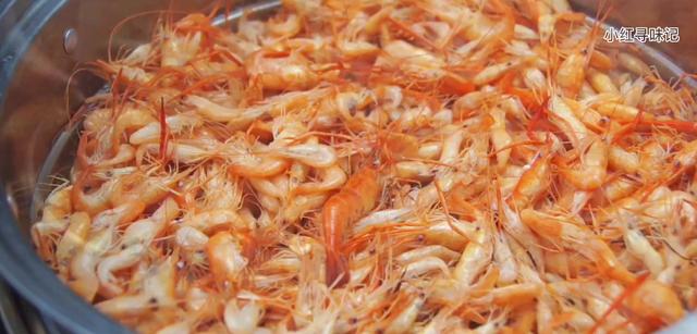 小虾吃什么怎么养活，特别小的小虾吃什么