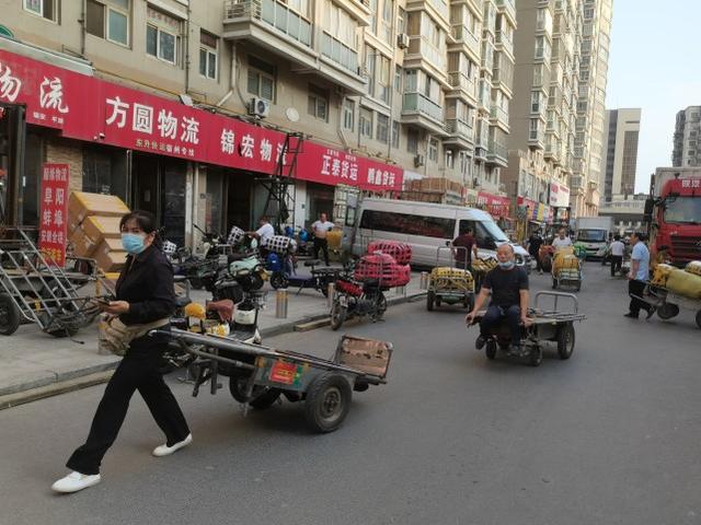 郑州服装批发市场在哪里进货，郑州服装批发市场在哪里有潮流时尚