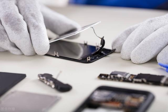 屏幕乱跳是内屏坏了吗屏幕看得到排线,屏幕乱跳是内屏坏了吗会出现三条线