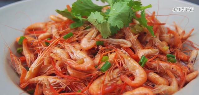 小虾吃什么怎么养活，特别小的小虾吃什么