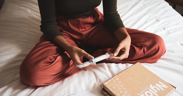 一只兔子两头恶狼（大灰狼嘴里的小白兔）