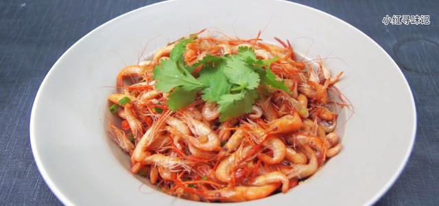 小虾吃什么怎么养活，特别小的小虾吃什么