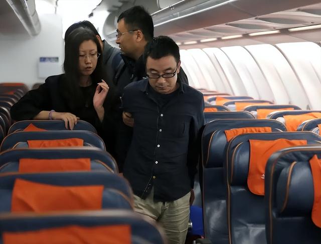 害黄海波的大佬是韩三平吗，韩三平和黄海波什么关系