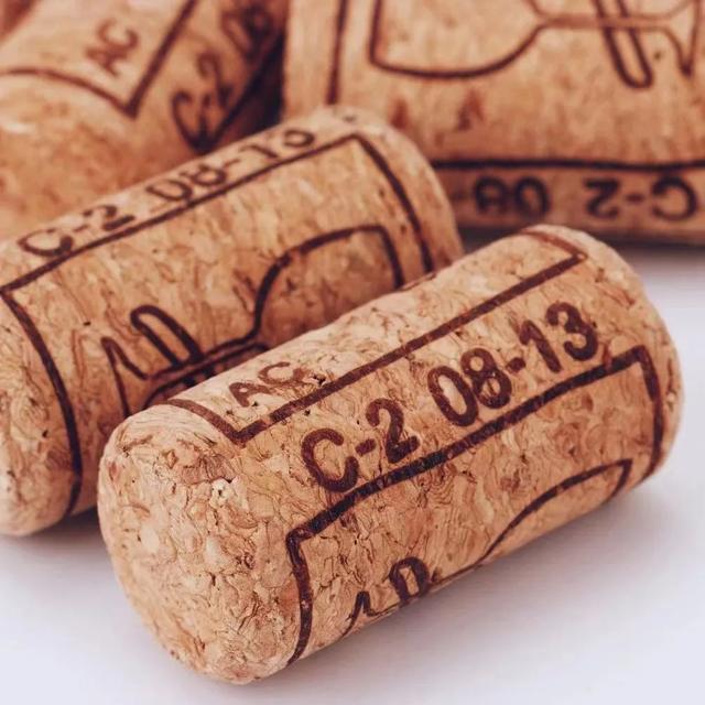 塞肛门的药怎么塞进去，墙里的木塞怎么拔出来