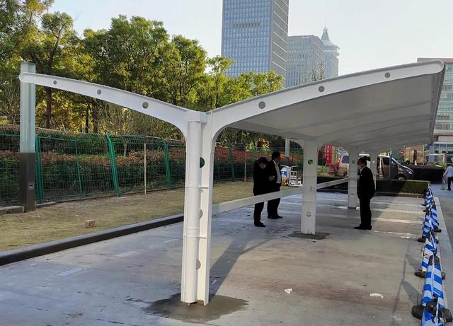 家用停车棚的款式价格（家用停车棚的款式照片）