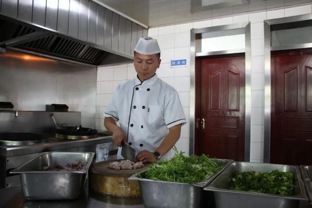 武警部队司务长是什么级别，父母爱情司务长是什么级别