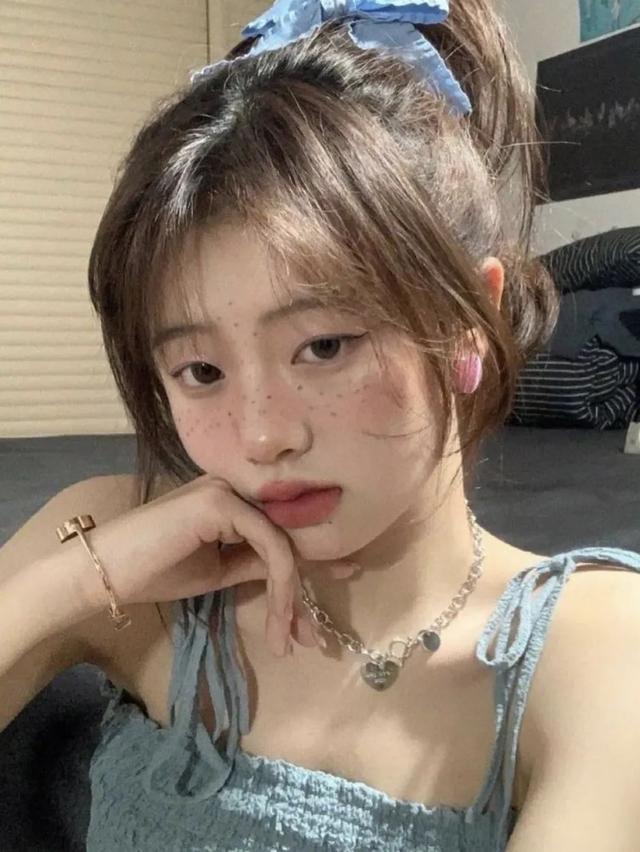 儿童编发大全简单漂亮视频教程披肩蝴蝶结，儿童编发大全简单漂亮视频教程下面好多小编