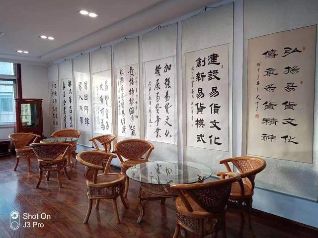 尾货批发骗局（10元3样地摊货批发）