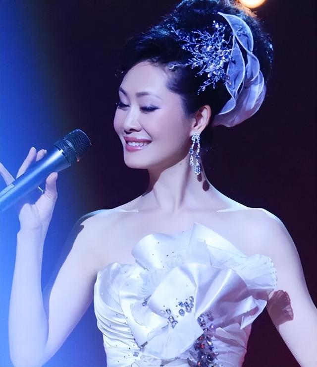 朱之文搂着于文华，朱之文和于文华怎么回事