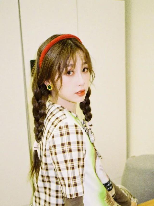 儿童编发大全简单漂亮视频教程披肩蝴蝶结，儿童编发大全简单漂亮视频教程下面好多小编