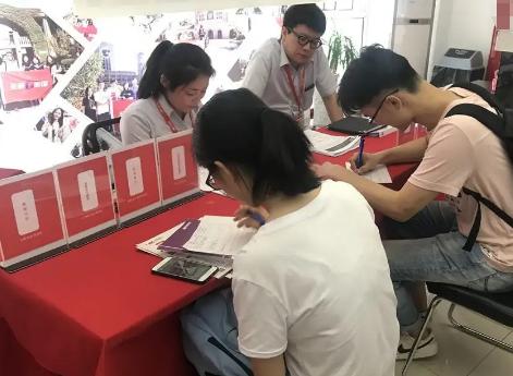 “延迟退休”已经敲定？或将实行渐进式落实，这2类人心情复杂