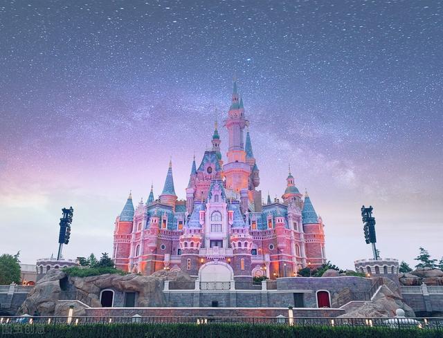 迪士尼城堡背景图高清，迪士尼城堡背景图夜晚高清壁纸