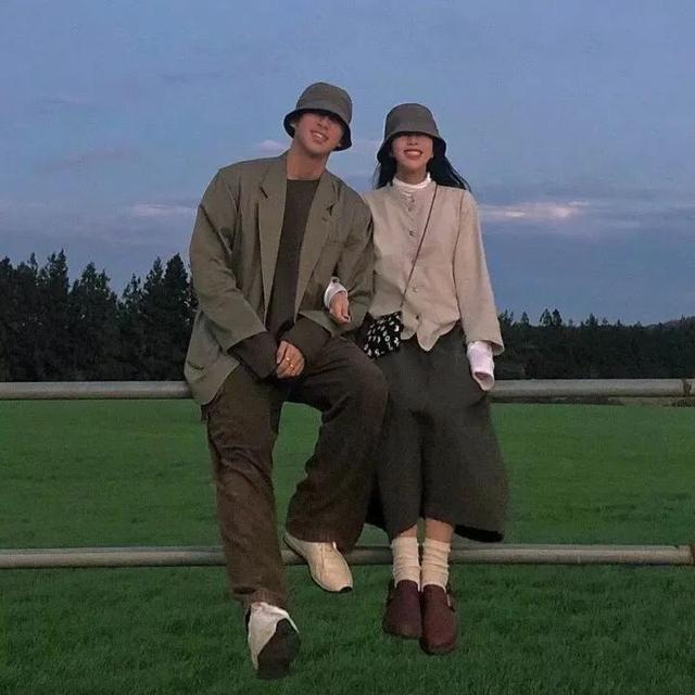 qq情侣网名两个字，qq情侣网名简单干净