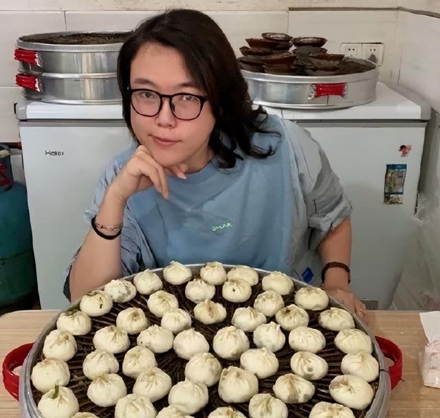 大批网红收入曝光，浪胃仙8w，温精灵55w，你还心疼他们吗？