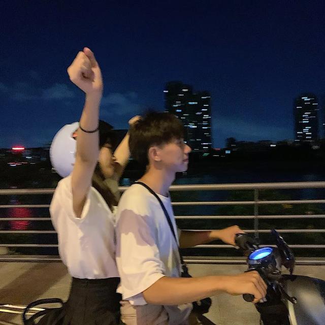 qq情侣网名两个字，qq情侣网名简单干净