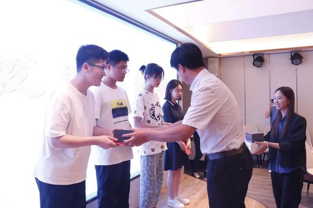 小酒喔酒类直供官网加盟电话，小酒喔酒类直供加盟费多少钱