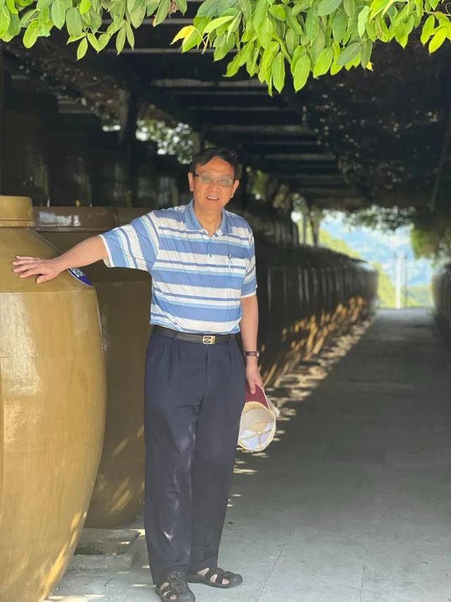 富士康13连跳事件案例分析,富士康13连跳事件案例分析报告