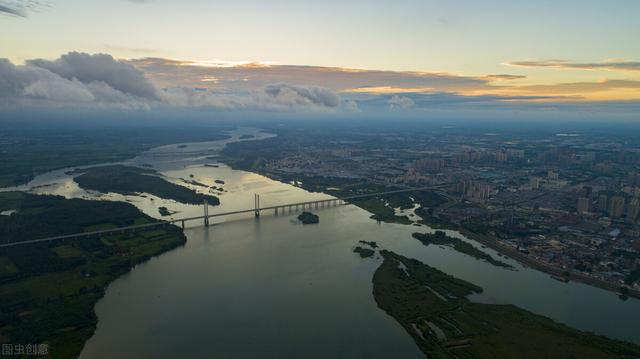 自媒体简介30字例子记录生活,自媒体简介30字例子记录生活中的美好