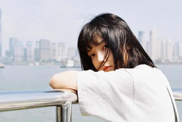 男人问你干嘛呢高情商回答他,男人问你干嘛呢高情商回答他什么意思