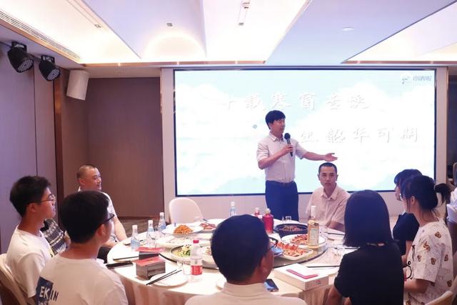 小酒喔酒类直供官网加盟电话，小酒喔酒类直供加盟费多少钱