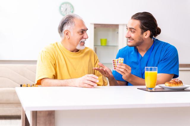 任家忠嘉代葬礼，任嘉忠个人简介