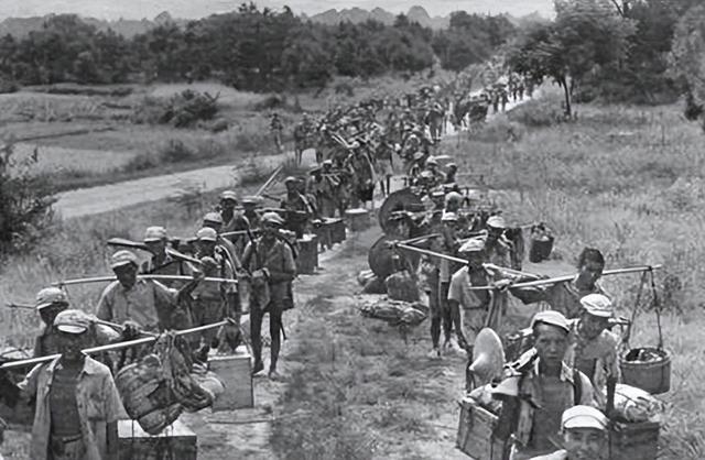 中国现役最年轻的少将是谁_，现在最年轻少将是谁