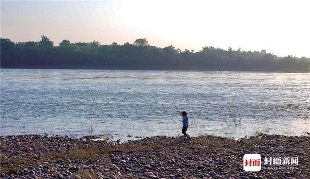 长江黄河共同流经的省区是图,长江黄河共同流经的省区有