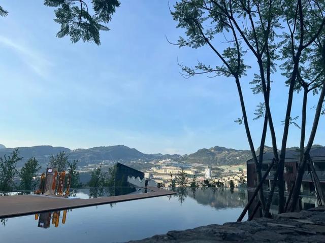 富士康13连跳事件案例分析,富士康13连跳事件案例分析报告