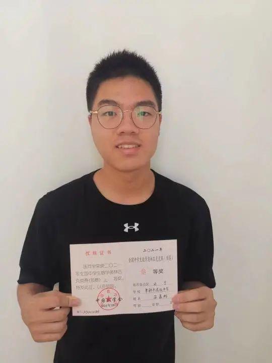 小酒喔酒类直供官网加盟电话，小酒喔酒类直供加盟费多少钱