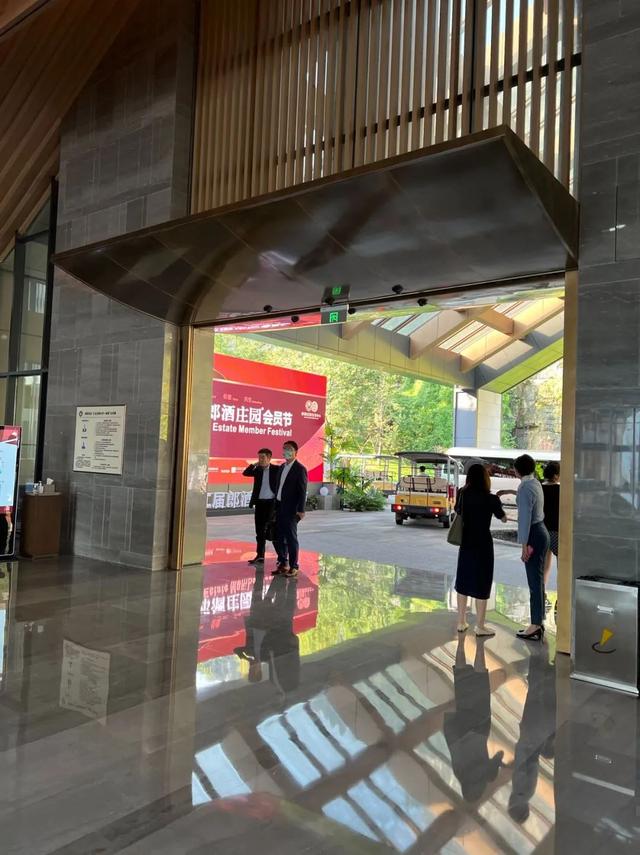 富士康13连跳事件案例分析,富士康13连跳事件案例分析报告