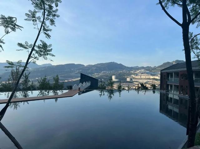 富士康13连跳事件案例分析,富士康13连跳事件案例分析报告