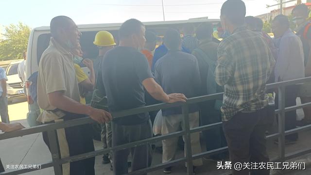 急招小件搬运工日结300,招小件搬运工一天300包住