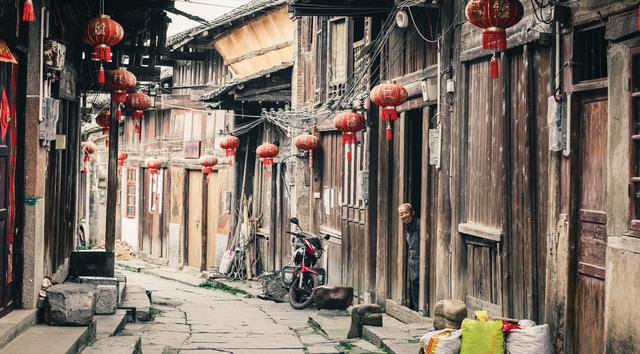 三种户口不能迁回农村盖房，三种户口不能迁回农村盖房吗