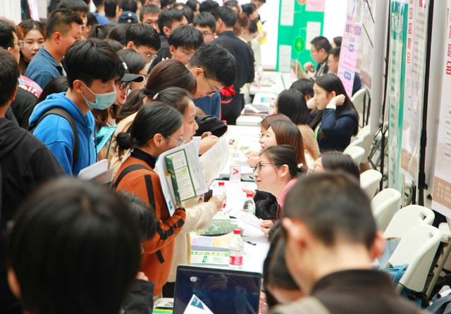 上海工资两万很普遍吗,上海两万的工资高吗