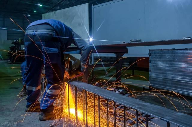 三班两倒是怎么上班的排班表，三人两班倒怎么排班表