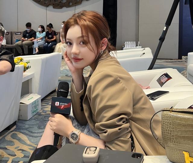 明星的助理一个月工资大概多少,明星助理工资大概多少