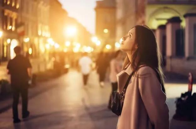 0岁进电子厂找女朋友很尴尬吗，30岁进电子厂找女朋友很尴尬吗为什么"