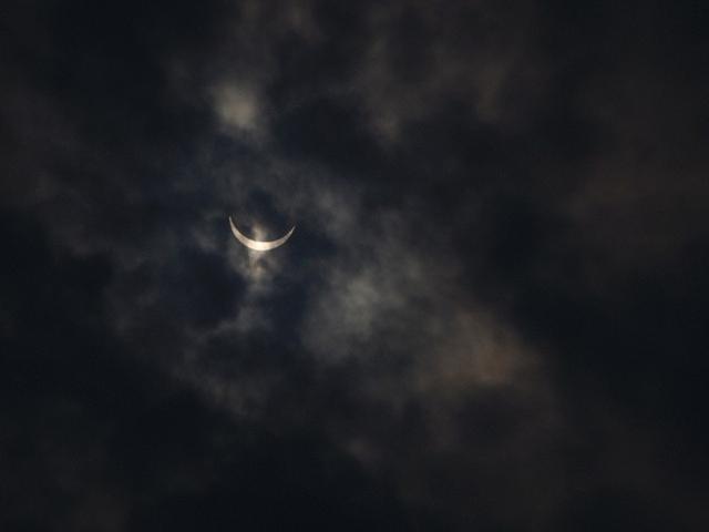 012年天突然黑了一下视频,2012年天突然黑了一下子讲解"