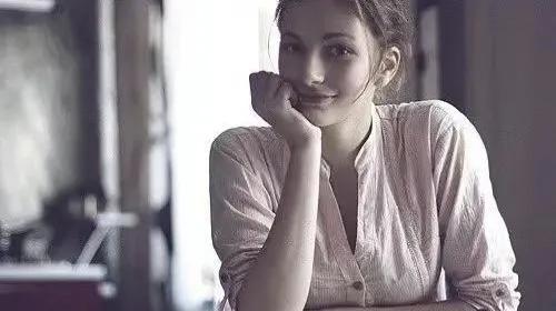 聪明女人这样发朋友圈图片,聪明的女人发朋友圈