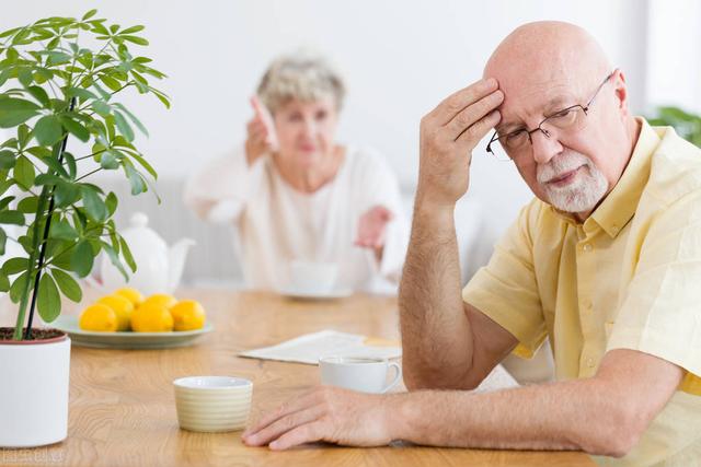 婚后和公公的单独相处，是我想多了，还是他不懂得避嫌？