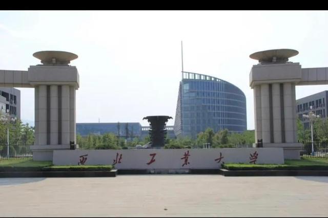 国防科技大学和国防大学的区别哪个好,国防科技大学和国防大学的区别哪个好一些