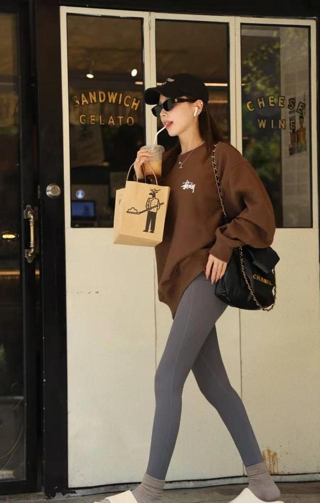 羊毛衫只适合中年人穿吗男，羊毛衫只适合中年人穿吗女士